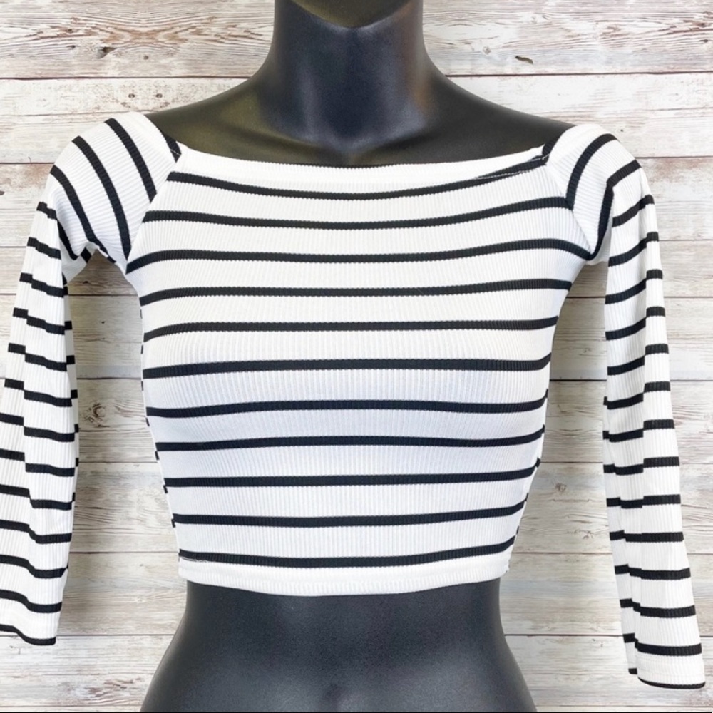 Boohoo, US 0, stripped, off the shoulder top